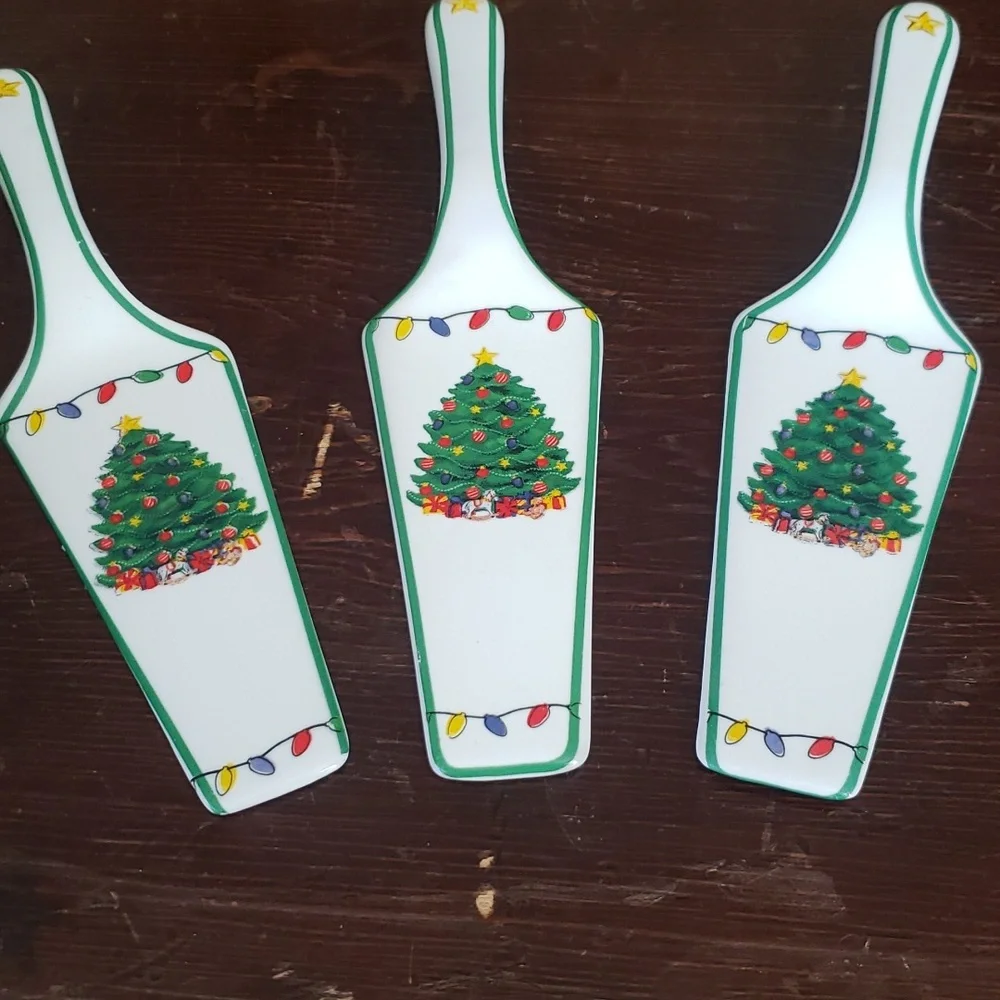 Three Christmas Cake Servers - Picture 2 of 3
